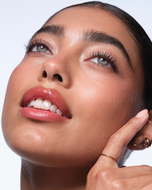Cejas Perfectas con RevitaBrow Advanced 3.0