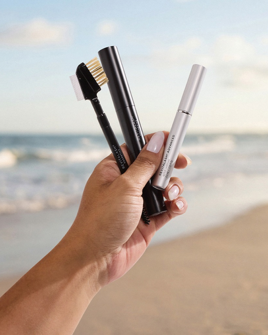 Pestañas Perfectas con RevitaLash Advanced