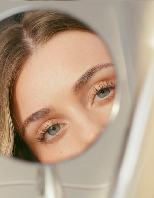 Belleza Sin Esfuerzo con RevitaBrow® Advanced